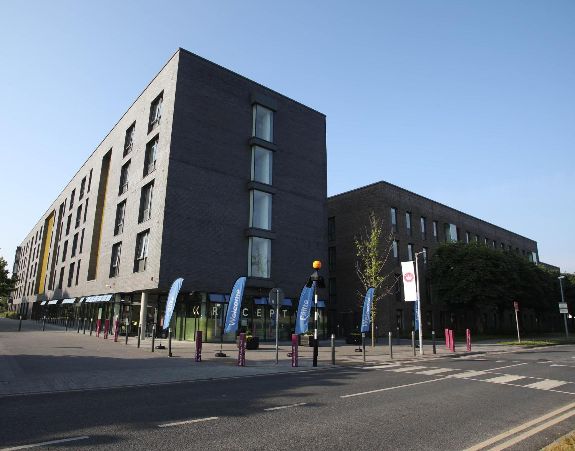 Goldcrest Village Apartments University Of กัลเวย์ ภายนอก รูปภาพ